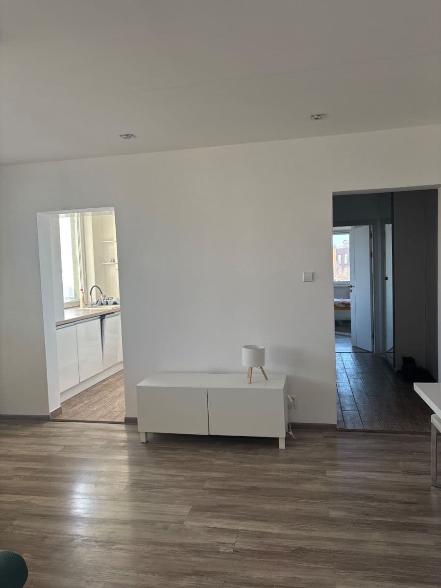 Pronájem bytu 3+1 63 m², Nové Mesto, Bratislavský kraj Pronájem bytu 3+1 63 m², Nové Mesto, Bratislavský kraj