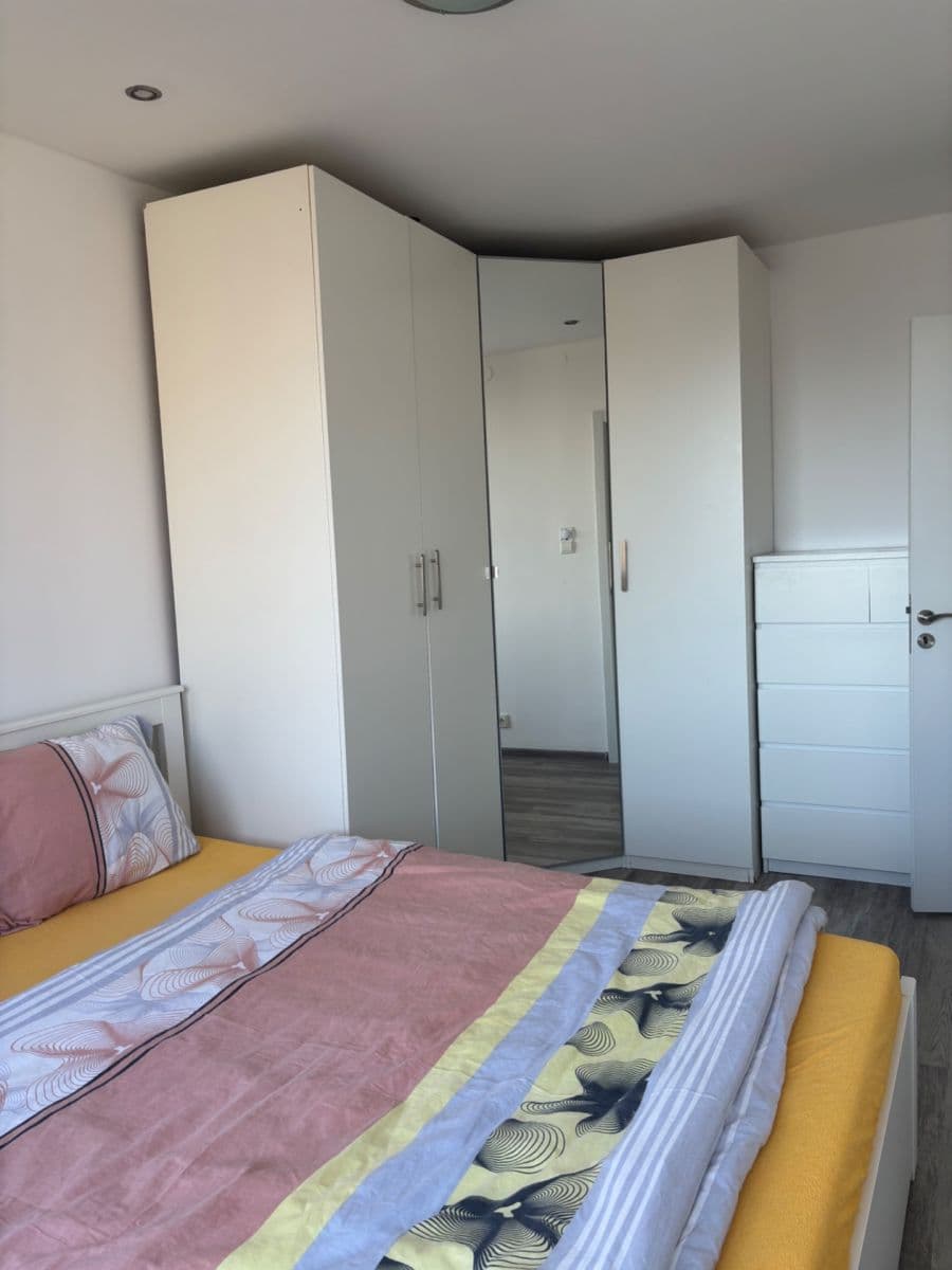 Pronájem bytu 3+1 63 m², Nové Mesto, Bratislavský kraj Pronájem bytu 3+1 63 m², Nové Mesto, Bratislavský kraj