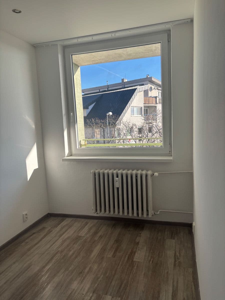 Pronájem bytu 3+1 63 m², Nové Mesto, Bratislavský kraj Pronájem bytu 3+1 63 m², Nové Mesto, Bratislavský kraj