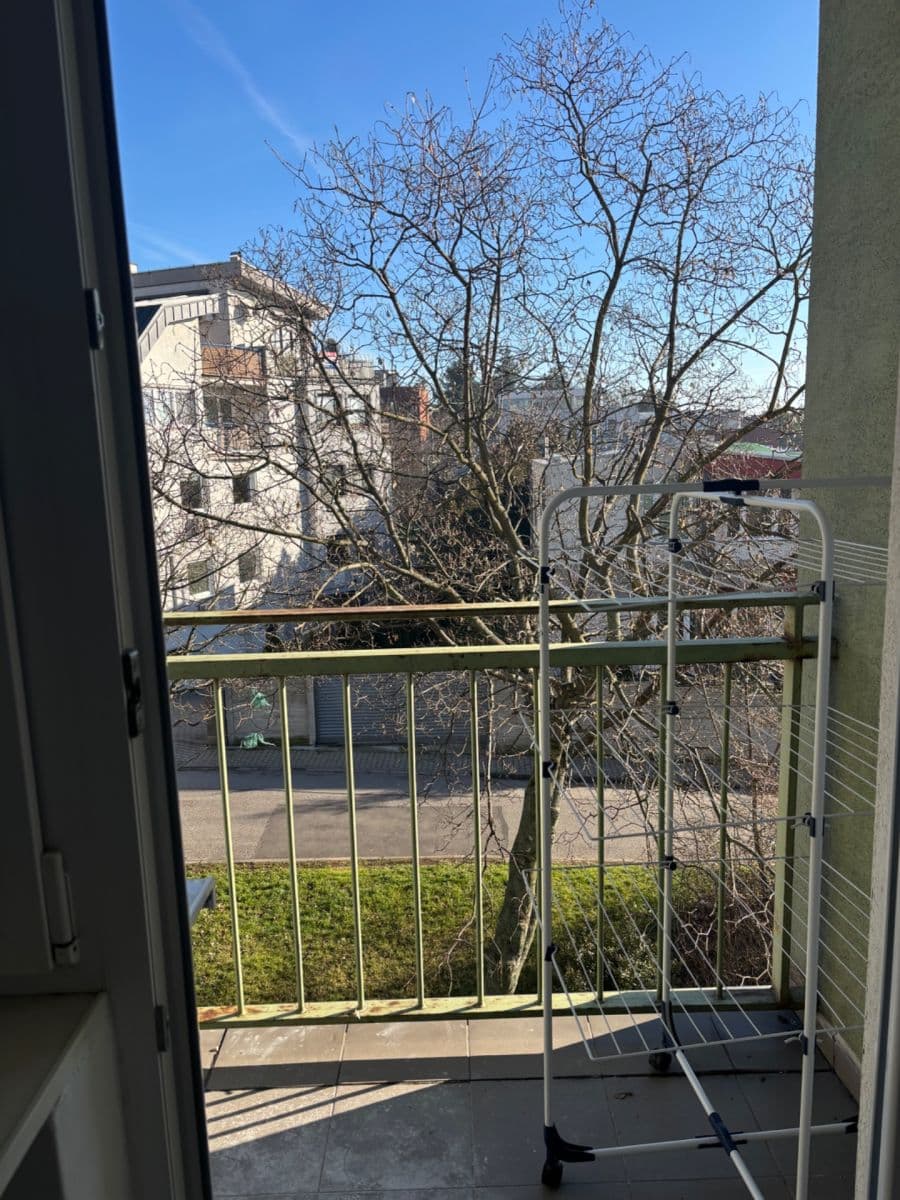 Pronájem bytu 3+1 63 m², Nové Mesto, Bratislavský kraj Pronájem bytu 3+1 63 m², Nové Mesto, Bratislavský kraj