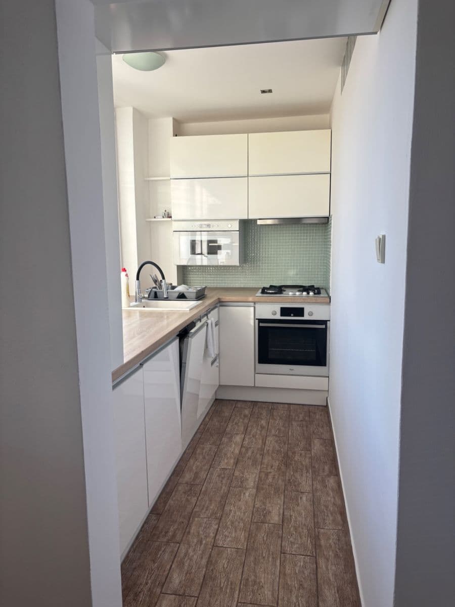 Pronájem bytu 3+1 63 m², Nové Mesto, Bratislavský kraj Pronájem bytu 3+1 63 m², Nové Mesto, Bratislavský kraj