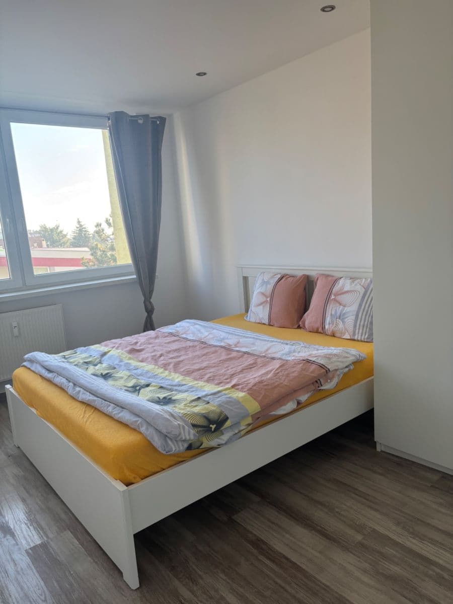Pronájem bytu 3+1 63 m², Nové Mesto, Bratislavský kraj Pronájem bytu 3+1 63 m², Nové Mesto, Bratislavský kraj