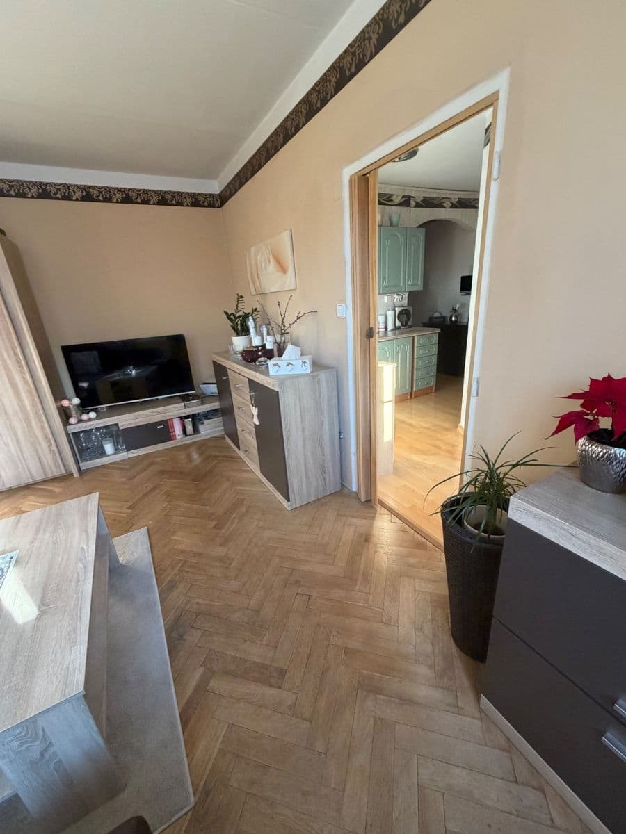 Prodej bytu 2+1 50 m², Maďarská, Karlovy Vary, Karlovarský kraj Prodej bytu 2+1 50 m², Maďarská, Karlovy Vary, Karlovarský kraj