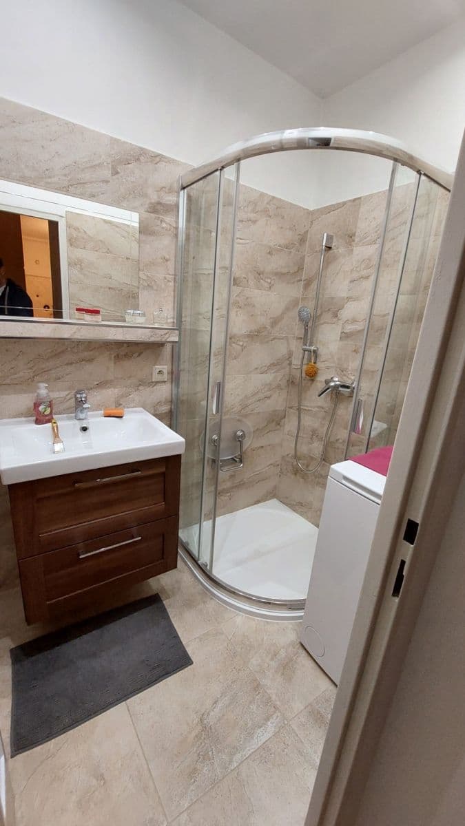 Pronájem bytu 3+1 67 m², Mesačná, Ružinov, Bratislavský kraj Pronájem bytu 3+1 67 m², Mesačná, Ružinov, Bratislavský kraj