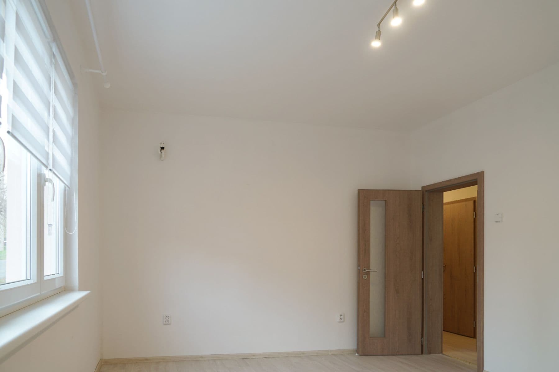 Pronájem bytu 2+1 60 m², S. K. Neumanna, Ostrov, Karlovarský kraj Pronájem bytu 2+1 60 m², S. K. Neumanna, Ostrov, Karlovarský kraj