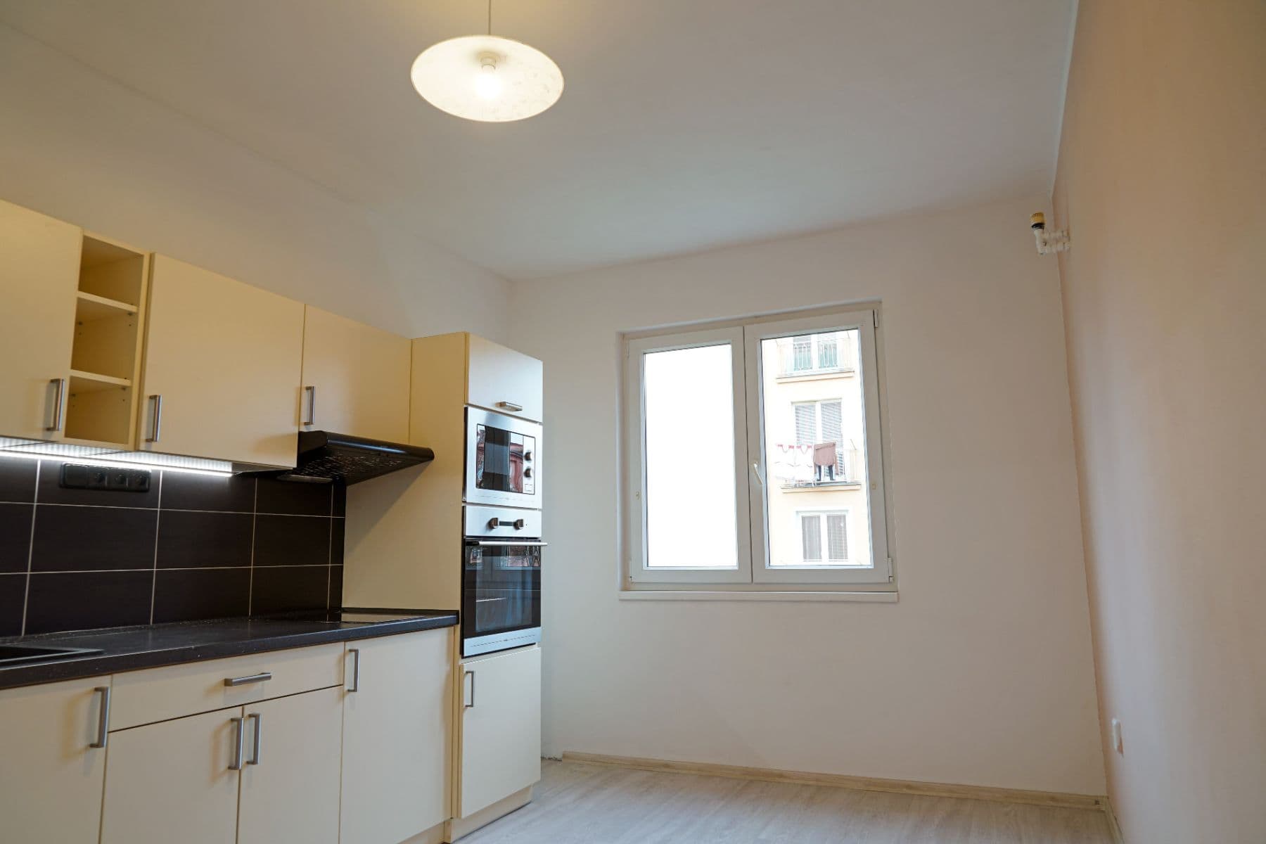 Pronájem bytu 2+1 60 m², S. K. Neumanna, Ostrov, Karlovarský kraj Pronájem bytu 2+1 60 m², S. K. Neumanna, Ostrov, Karlovarský kraj