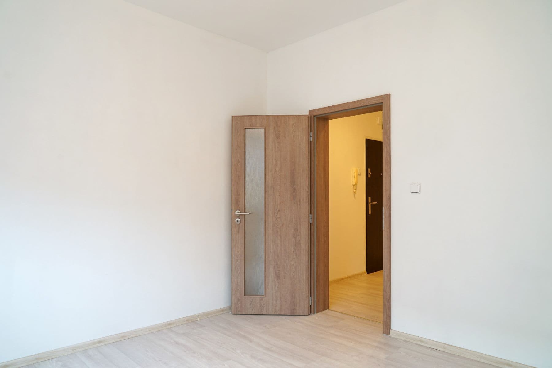 Pronájem bytu 2+1 60 m², S. K. Neumanna, Ostrov, Karlovarský kraj Pronájem bytu 2+1 60 m², S. K. Neumanna, Ostrov, Karlovarský kraj