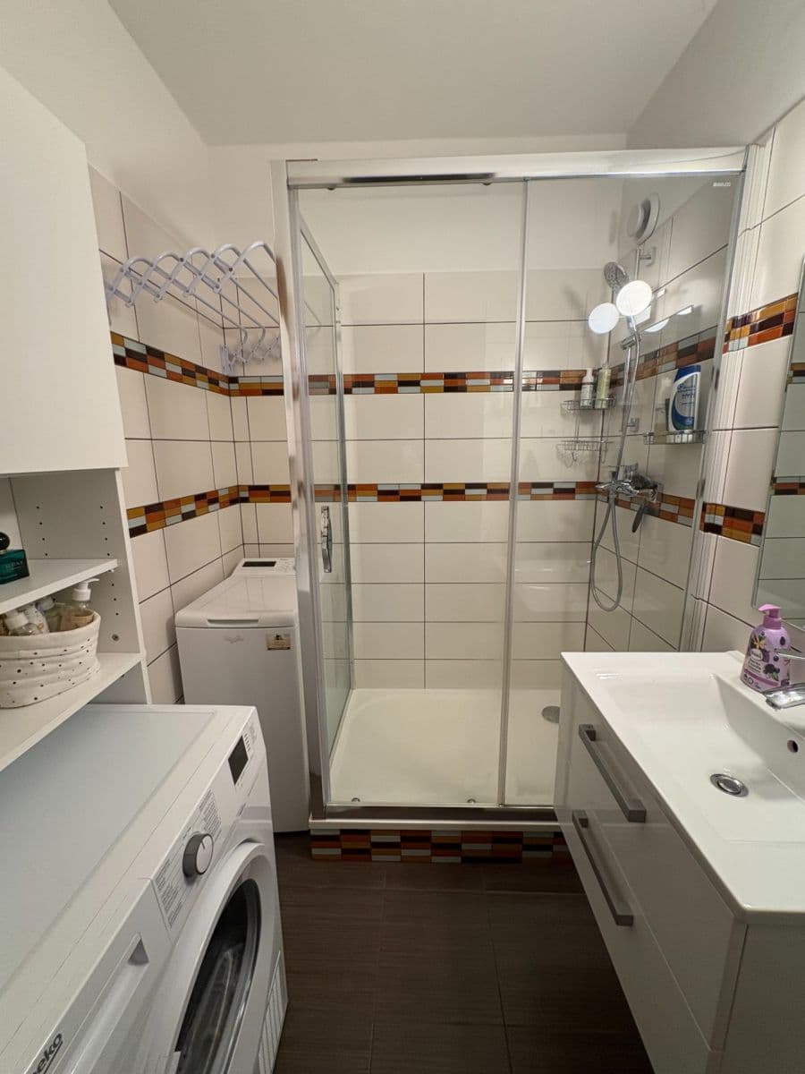 Pronájem bytu 3+1 77 m², Nad Opatovem, Praha, Praha Pronájem bytu 3+1 77 m², Nad Opatovem, Praha, Praha