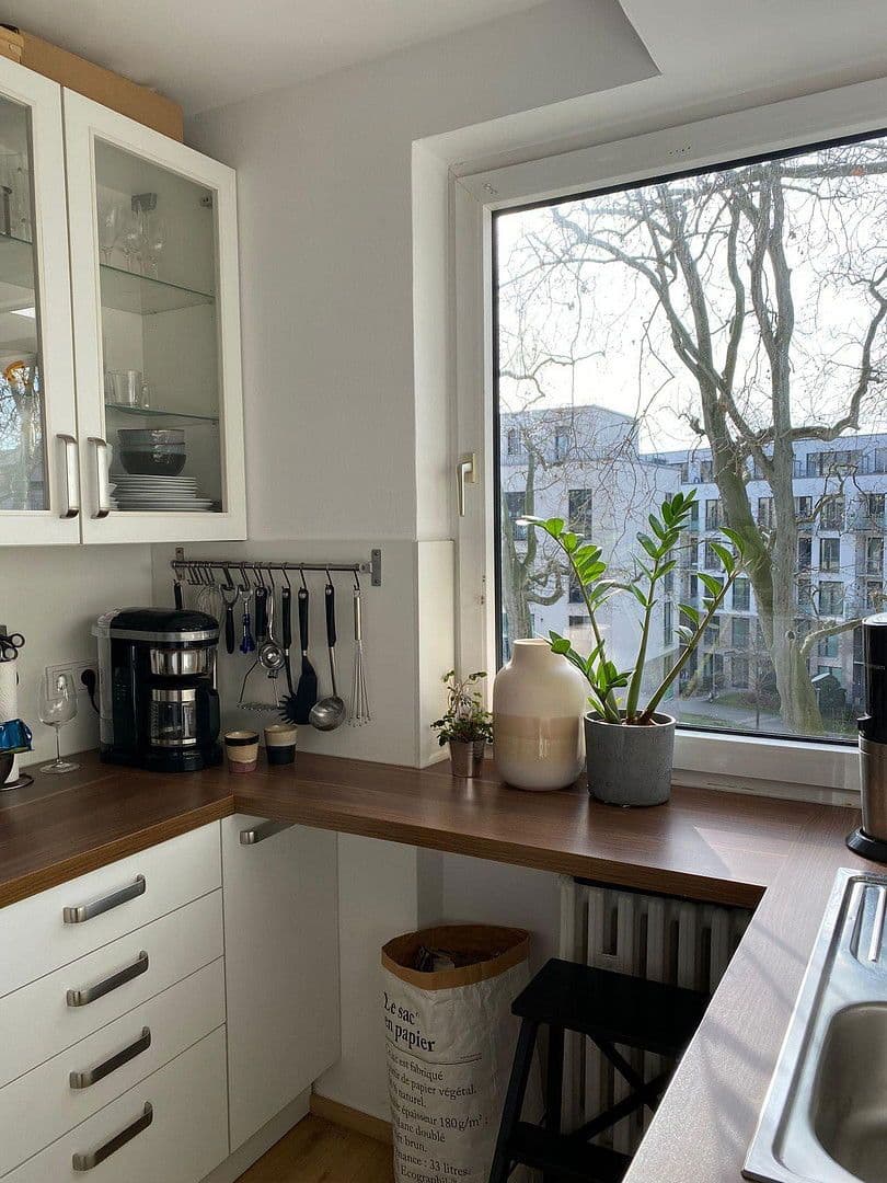 Prodej bytu 2+1 48 m², Köln, Severní Porýní-Vestfálsko Prodej bytu 2+1 48 m², Köln, Severní Porýní-Vestfálsko