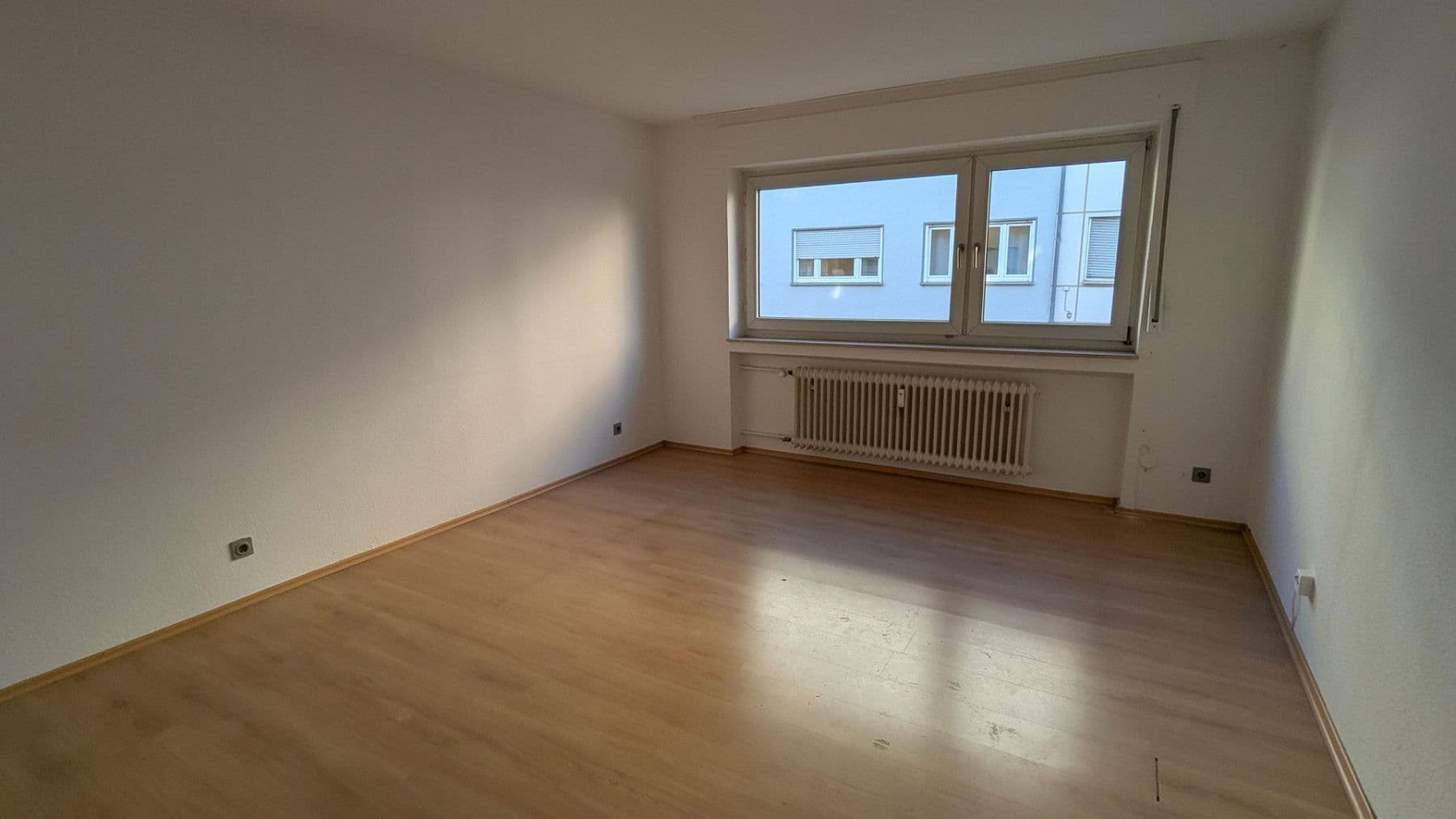Pronájem bytu 2+1 57 m², Friedrich-Ebert-Straße 3, Worms, Porýní-Falc Pronájem bytu 2+1 57 m², Friedrich-Ebert-Straße 3, Worms, Porýní-Falc