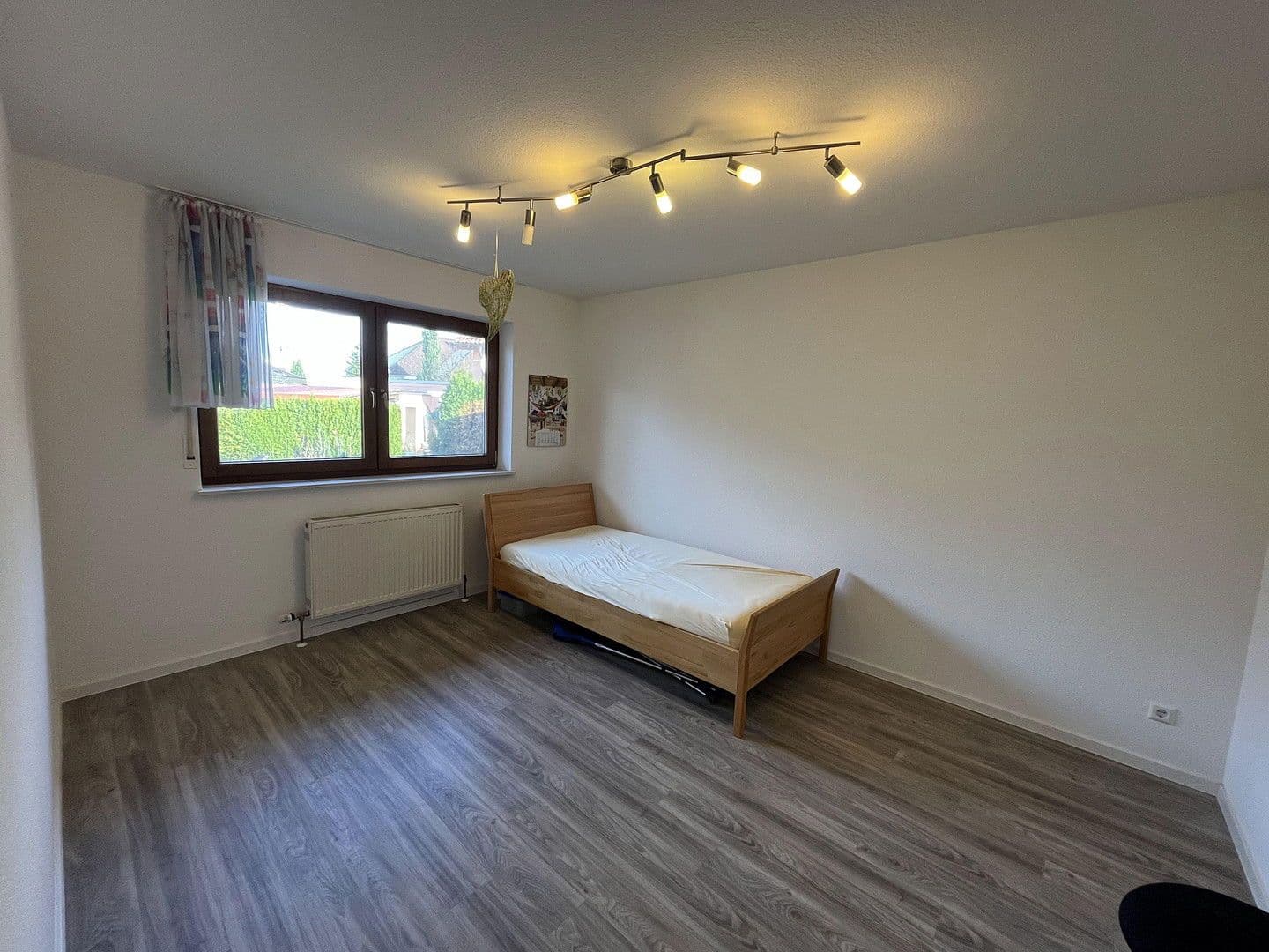 Prodej domu 252 m², pozemek 536 m², Neckarwestheim, Bádensko-Württembersko Prodej domu 252 m², pozemek 536 m², Neckarwestheim, Bádensko-Württembersko