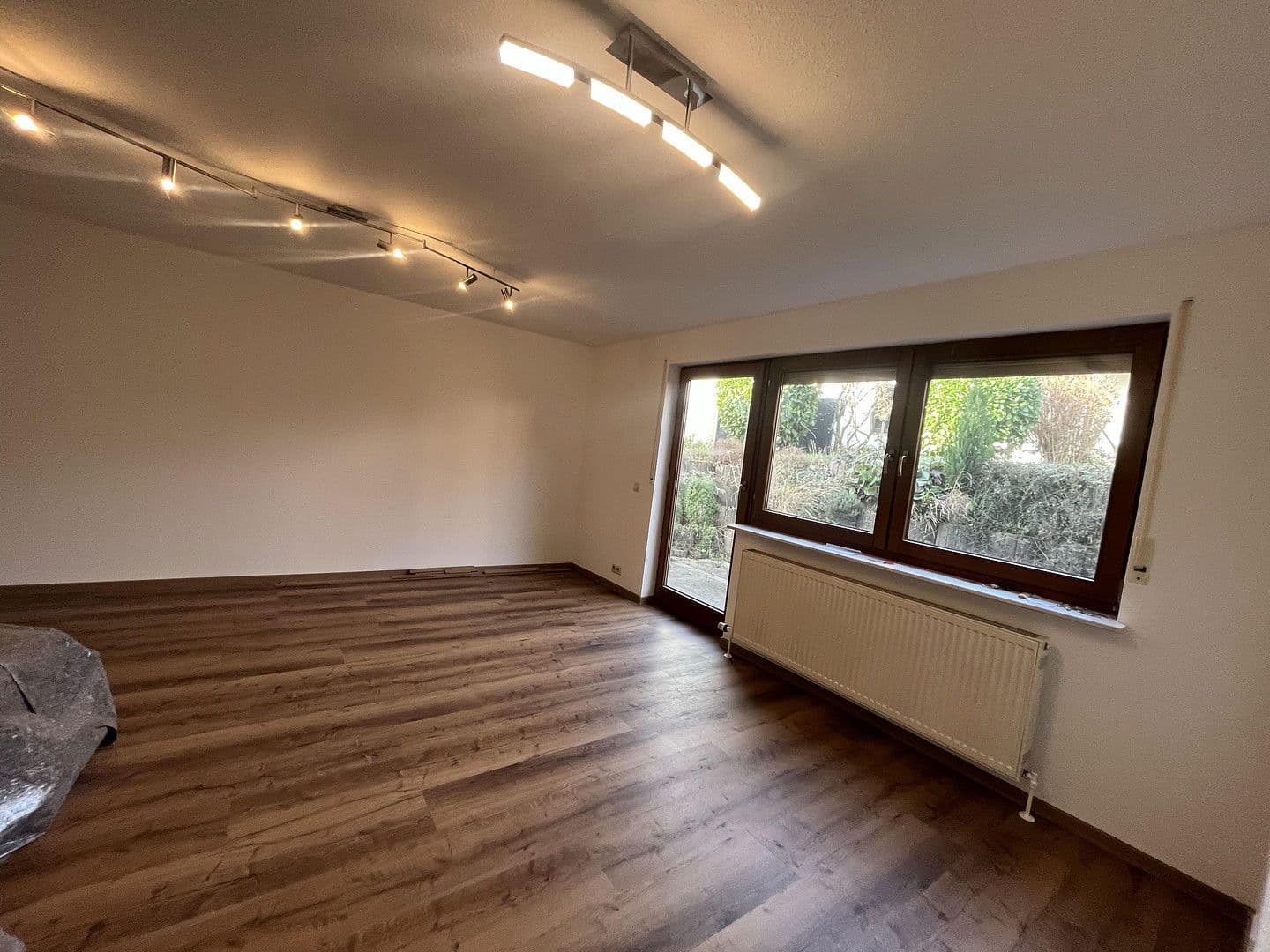 Prodej domu 252 m², pozemek 536 m², Neckarwestheim, Bádensko-Württembersko Prodej domu 252 m², pozemek 536 m², Neckarwestheim, Bádensko-Württembersko