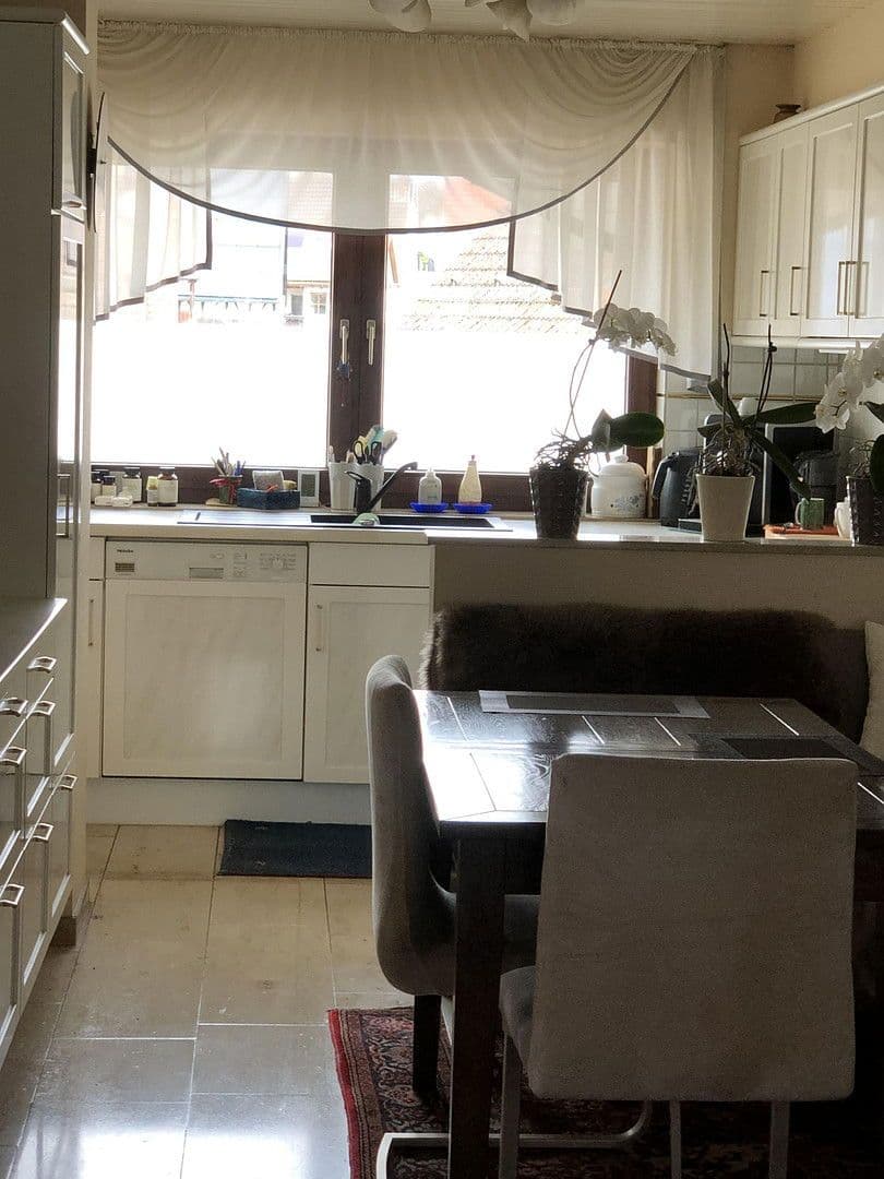 Prodej bytu 5+1 160 m², Rottenburg am Neckar, Bádensko-Württembersko Prodej bytu 5+1 160 m², Rottenburg am Neckar, Bádensko-Württembersko