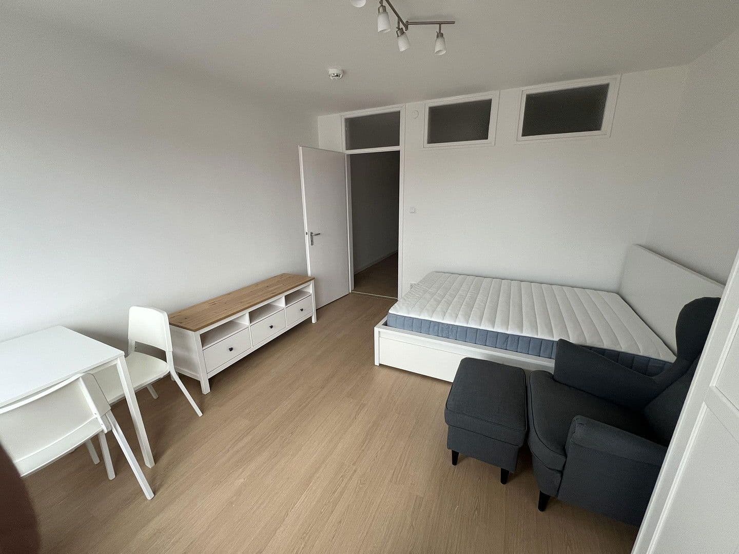 Pronájem bytu 1+1 29 m², Bauberger Straße 37, München, Bavorsko Pronájem bytu 1+1 29 m², Bauberger Straße 37, München, Bavorsko