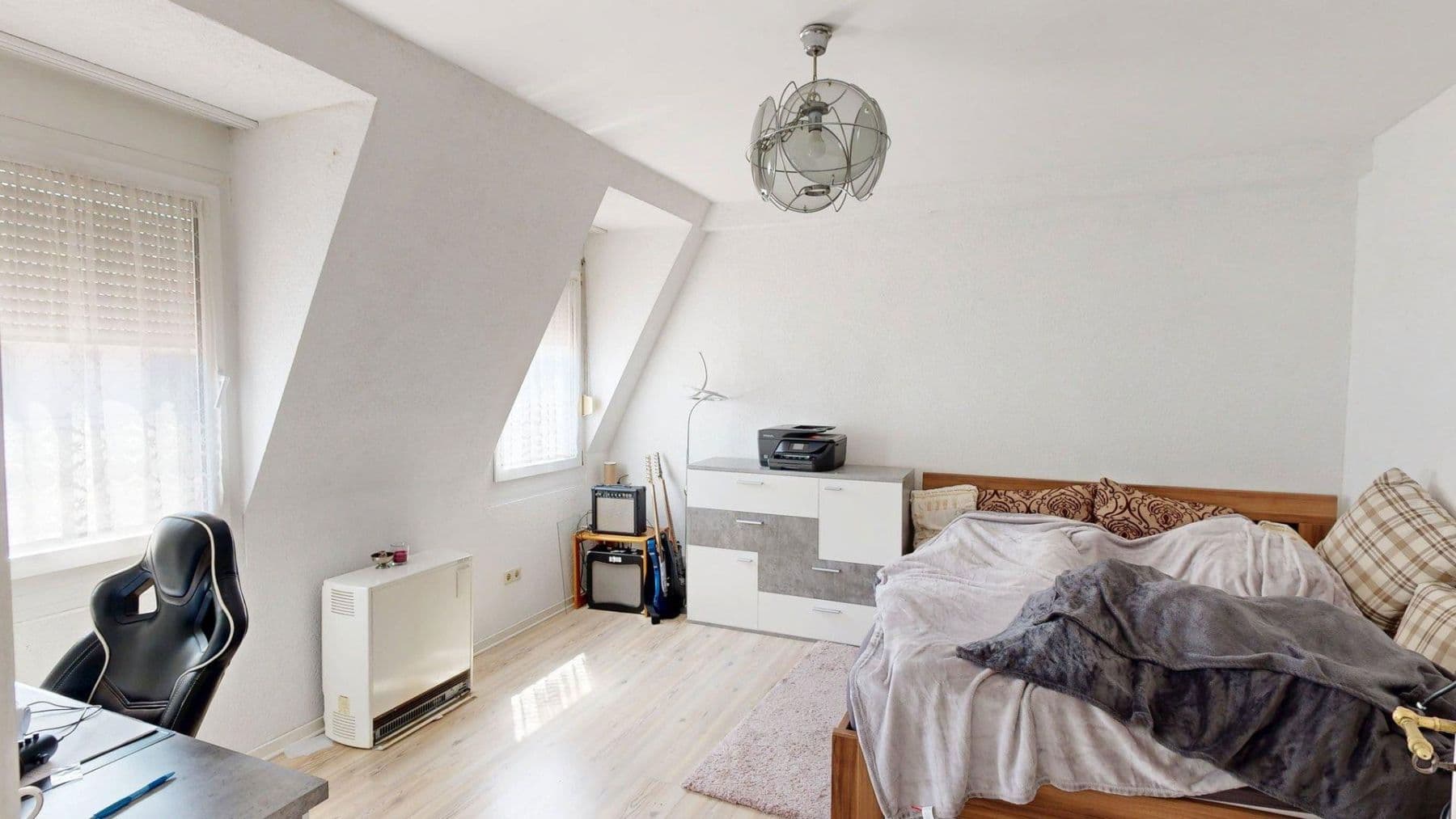 Prodej domu 223 m², pozemek 116 m², Scheuernbergstrasse, Pforzheim, Bádensko-Württembersko Prodej domu 223 m², pozemek 116 m², Scheuernbergstrasse, Pforzheim, Bádensko-Württembersko