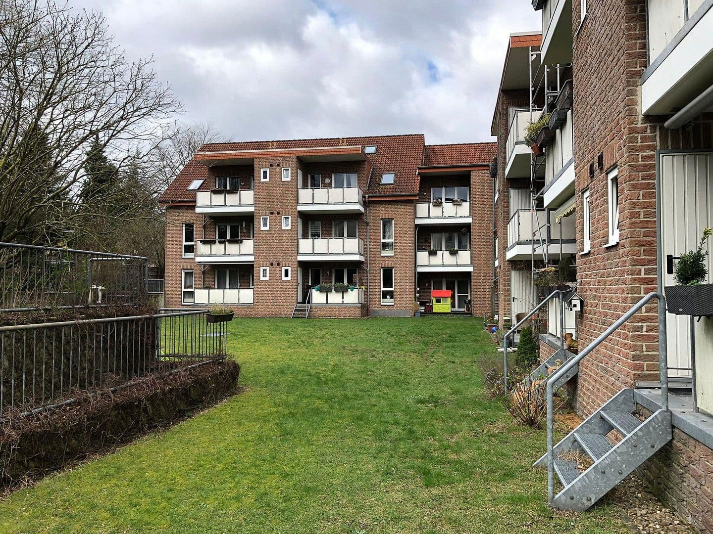 Prodej bytu 4+1 89 m², Ernst-Rein Strasse 94c, Bielefeld, Severní Porýní-Vestfálsko Prodej bytu 4+1 89 m², Ernst-Rein Strasse 94c, Bielefeld, Severní Porýní-Vestfálsko