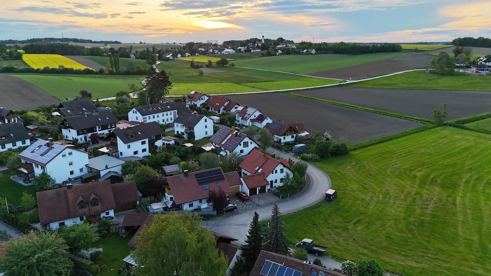 Prodej pozemku 290 m², Oberschweinbach, Bavorsko Prodej pozemku 290 m², Oberschweinbach, Bavorsko