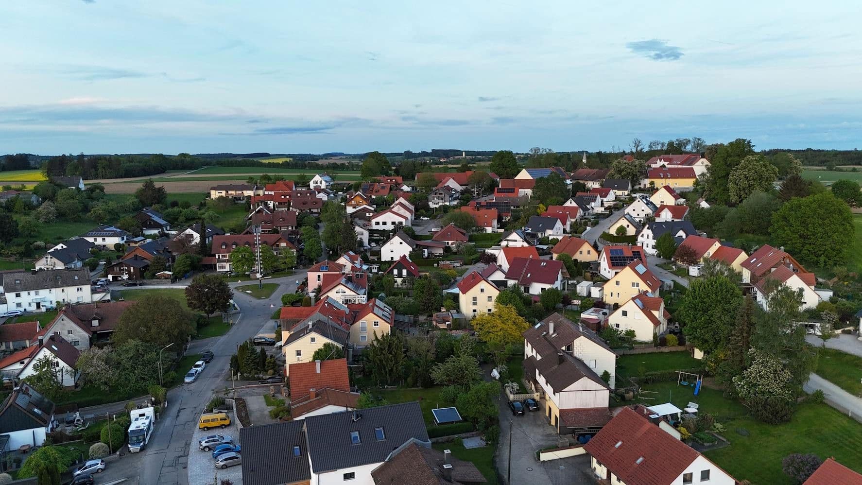 Prodej pozemku 290 m², Oberschweinbach, Bavorsko Prodej pozemku 290 m², Oberschweinbach, Bavorsko