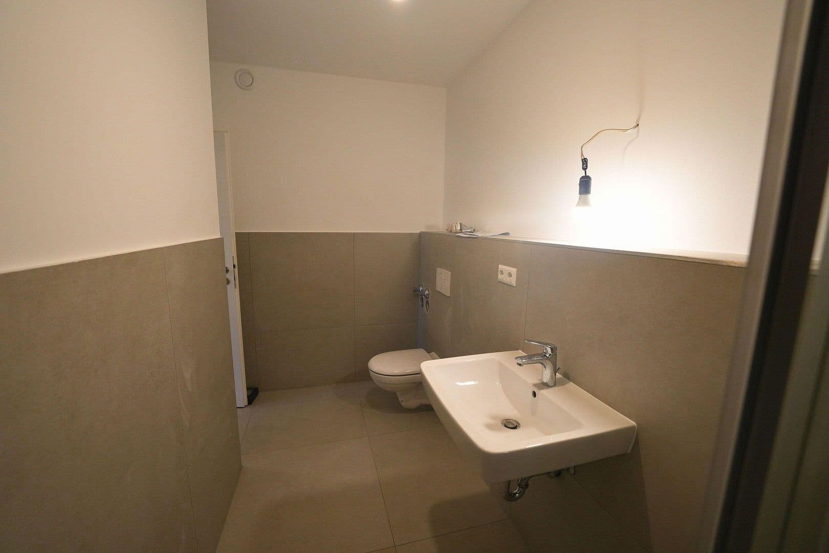 Pronájem bytu 3+1 58 m², Köln, Severní Porýní-Vestfálsko Pronájem bytu 3+1 58 m², Köln, Severní Porýní-Vestfálsko