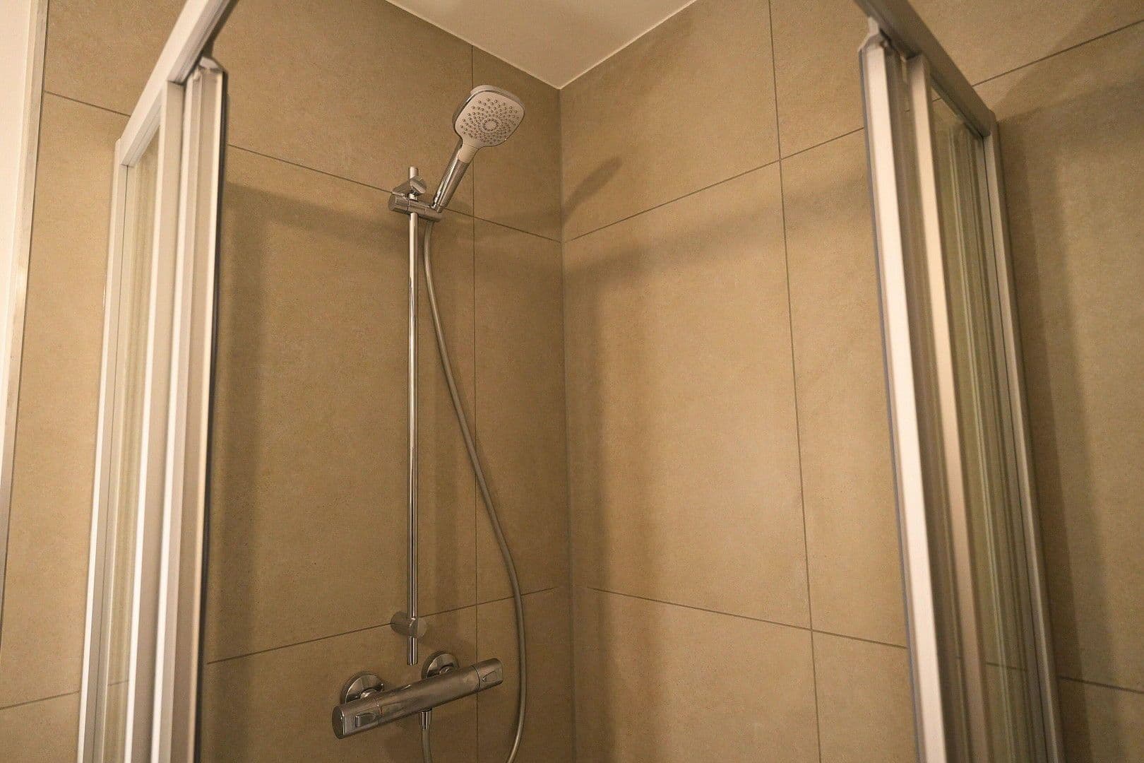 Pronájem bytu 3+1 58 m², Köln, Severní Porýní-Vestfálsko Pronájem bytu 3+1 58 m², Köln, Severní Porýní-Vestfálsko