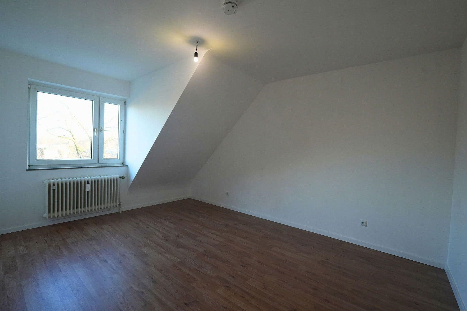 Pronájem bytu 3+1 58 m², Köln, Severní Porýní-Vestfálsko Pronájem bytu 3+1 58 m², Köln, Severní Porýní-Vestfálsko