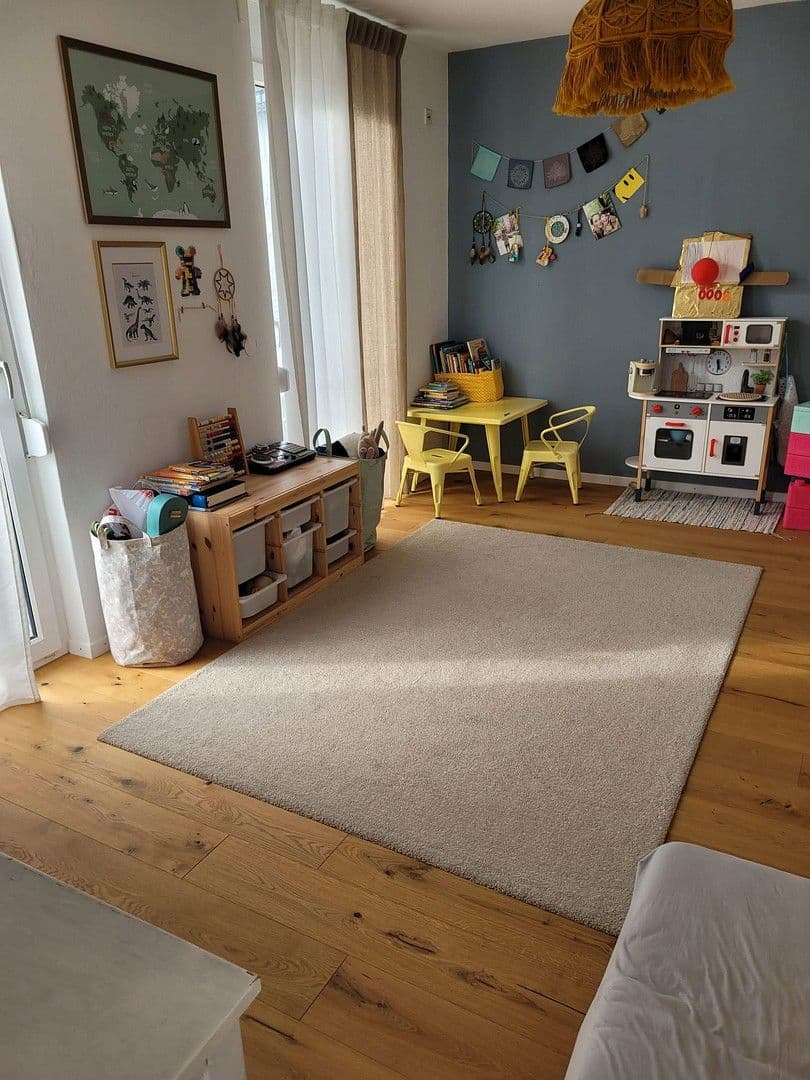 Prodej domu 140 m², pozemek 215 m², Kirchheim unter Teck, Bádensko-Württembersko Prodej domu 140 m², pozemek 215 m², Kirchheim unter Teck, Bádensko-Württembersko