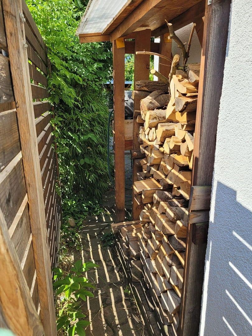 Prodej domu 140 m², pozemek 215 m², Kirchheim unter Teck, Bádensko-Württembersko Prodej domu 140 m², pozemek 215 m², Kirchheim unter Teck, Bádensko-Württembersko