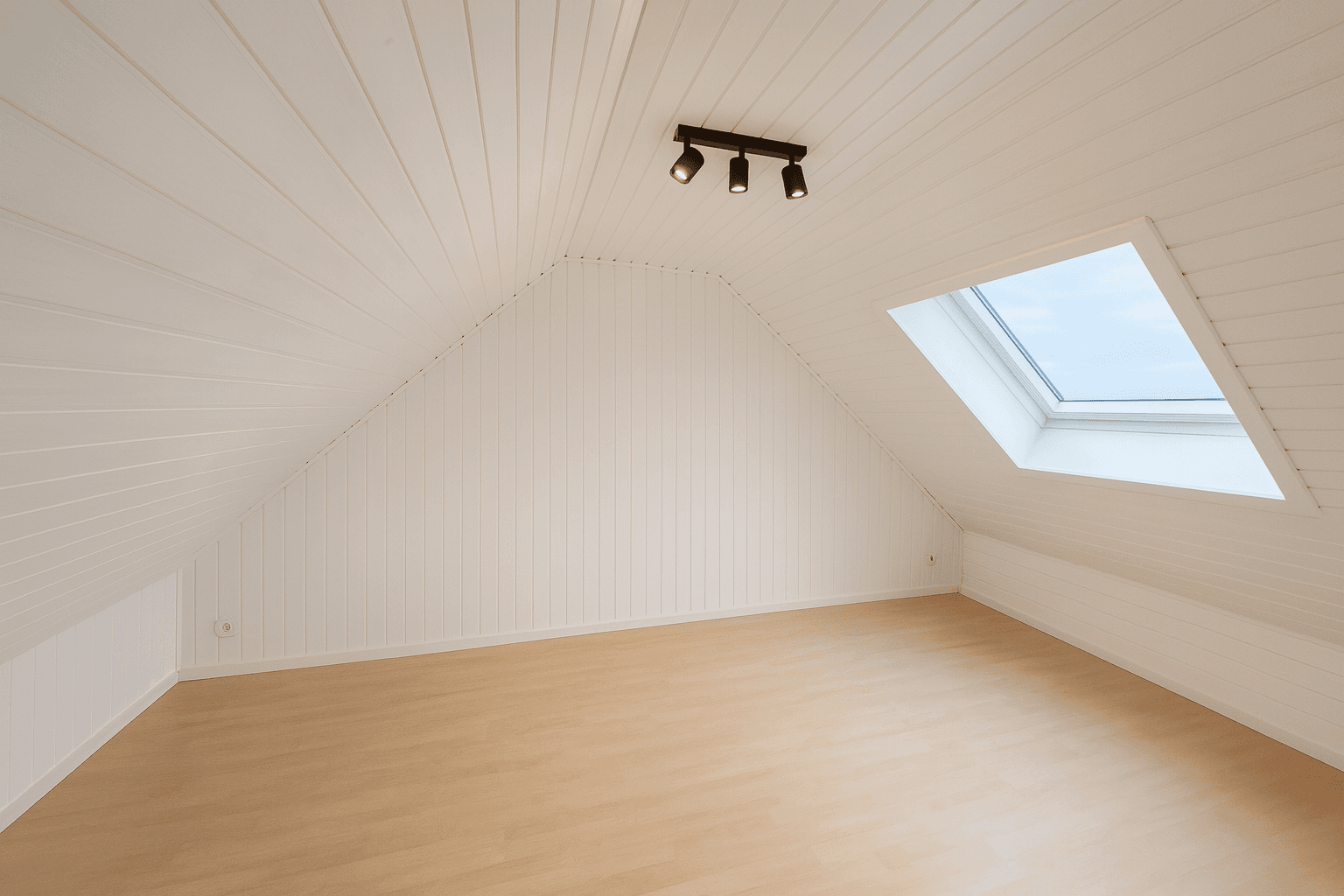 Pronájem bytu 4+1 78 m², Spraulache 27, Brühl, Bádensko-Württembersko Pronájem bytu 4+1 78 m², Spraulache 27, Brühl, Bádensko-Württembersko