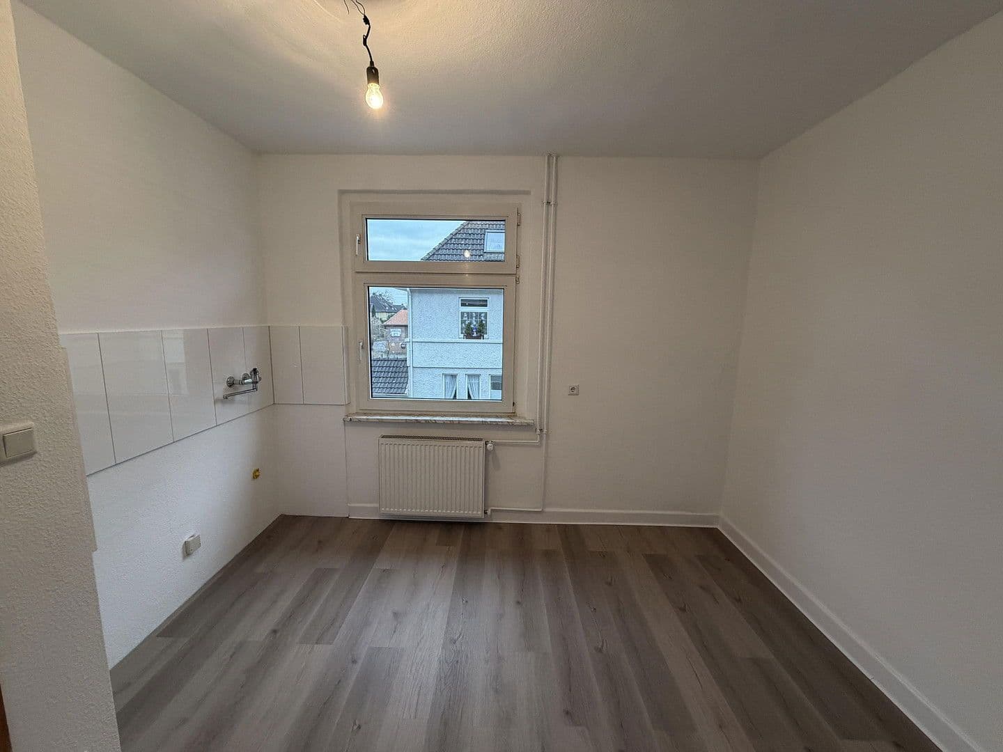 Prodej bytu 4+1 76 m², Rüsternstr 9, Duisburg, Severní Porýní-Vestfálsko Prodej bytu 4+1 76 m², Rüsternstr 9, Duisburg, Severní Porýní-Vestfálsko