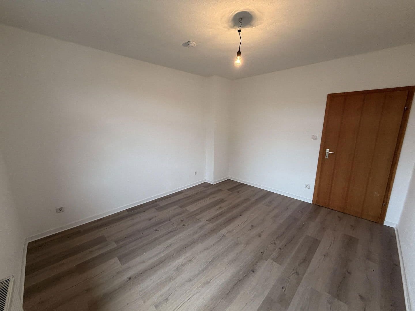 Prodej bytu 4+1 76 m², Rüsternstr 9, Duisburg, Severní Porýní-Vestfálsko Prodej bytu 4+1 76 m², Rüsternstr 9, Duisburg, Severní Porýní-Vestfálsko