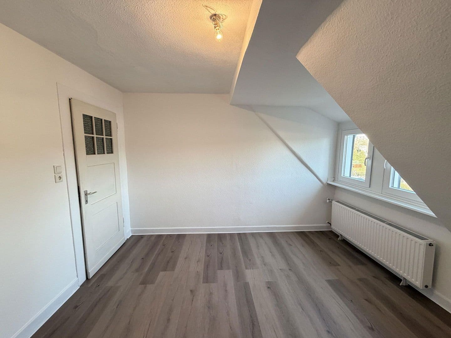 Prodej bytu 4+1 76 m², Rüsternstr 9, Duisburg, Severní Porýní-Vestfálsko Prodej bytu 4+1 76 m², Rüsternstr 9, Duisburg, Severní Porýní-Vestfálsko