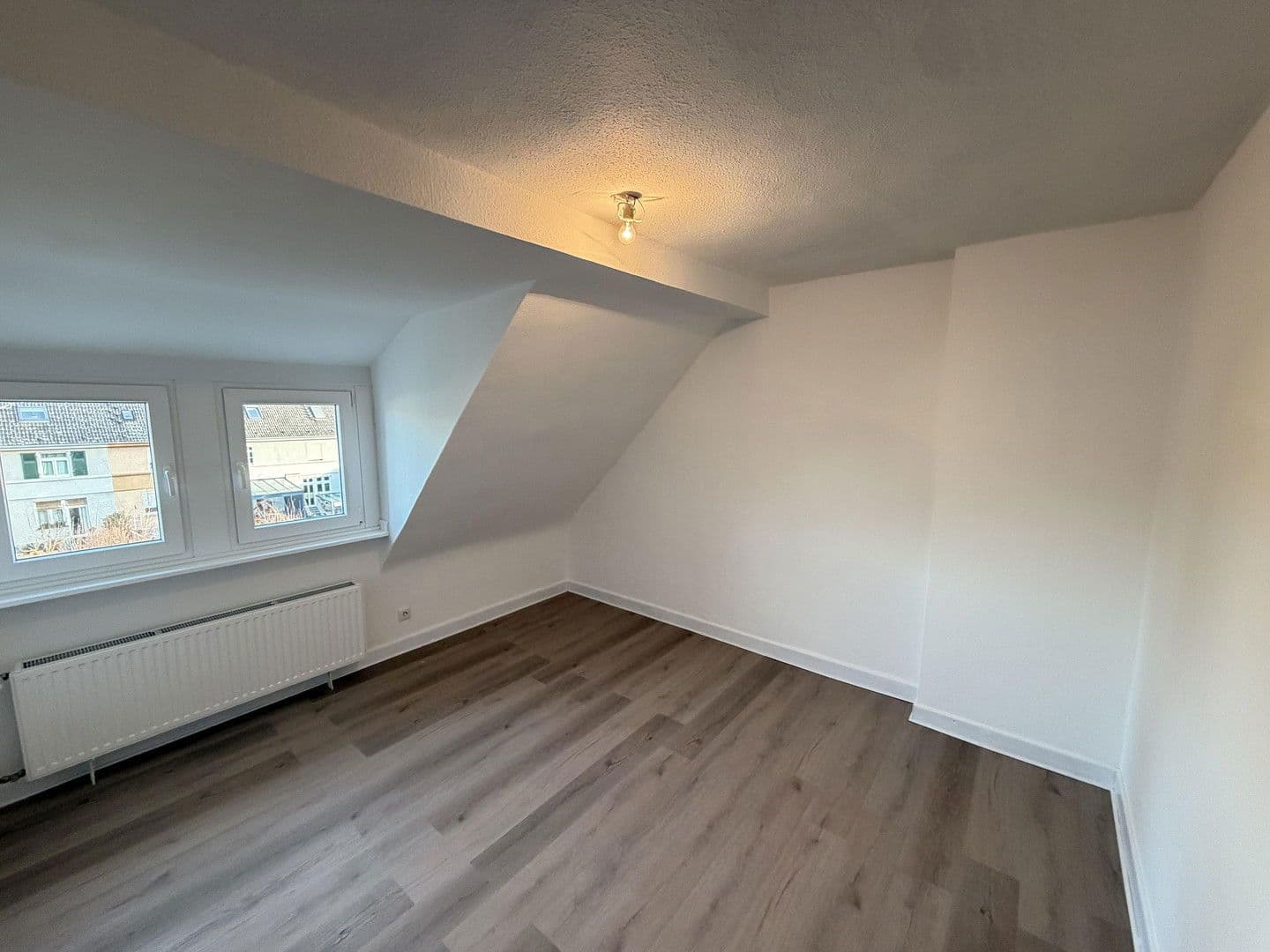 Prodej bytu 4+1 76 m², Rüsternstr 9, Duisburg, Severní Porýní-Vestfálsko Prodej bytu 4+1 76 m², Rüsternstr 9, Duisburg, Severní Porýní-Vestfálsko