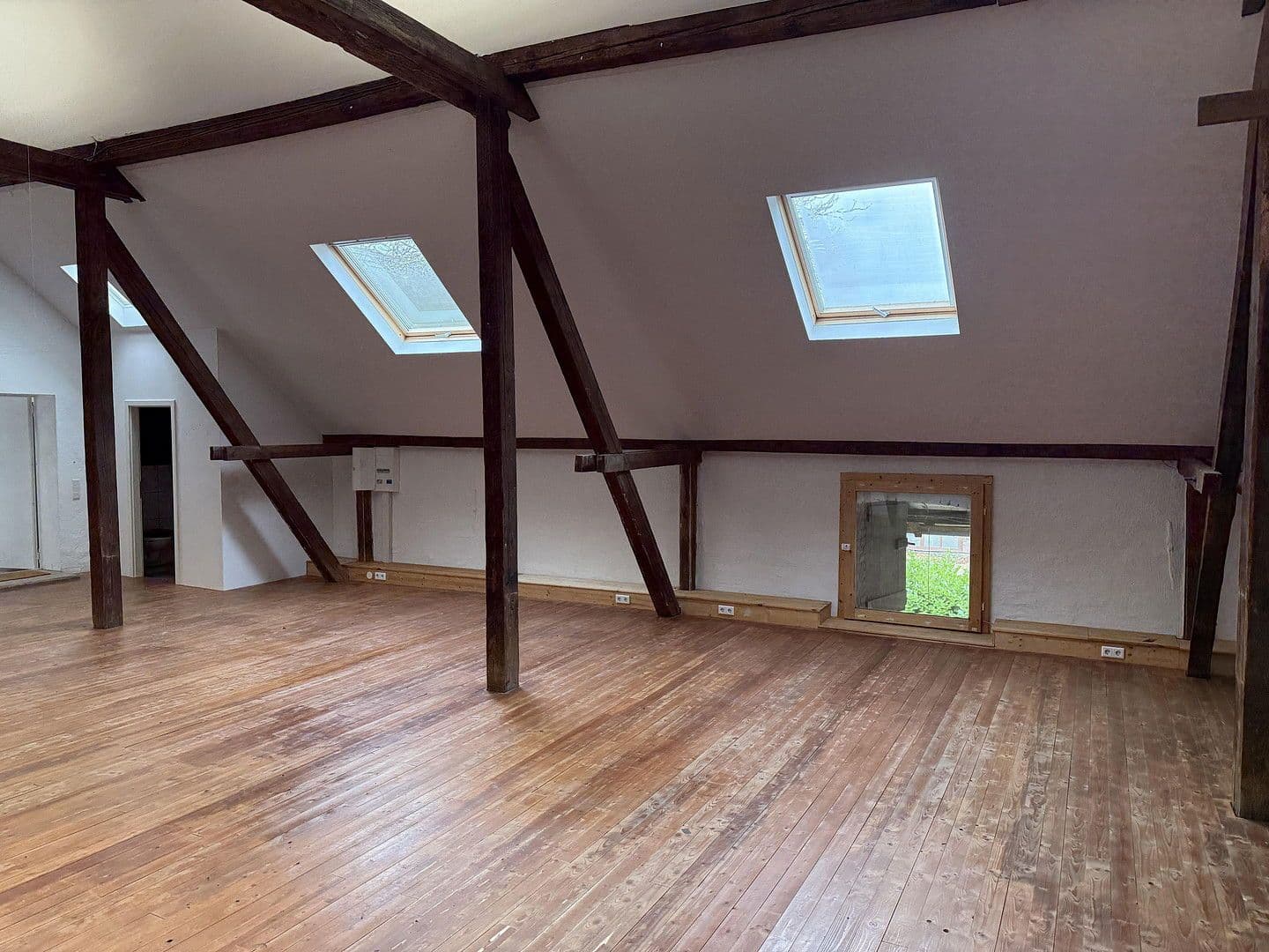 Pronájem kanceláře 135 m², Oberbenrader Straße 51, Krefeld, Severní Porýní-Vestfálsko Pronájem kanceláře 135 m², Oberbenrader Straße 51, Krefeld, Severní Porýní-Vestfálsko