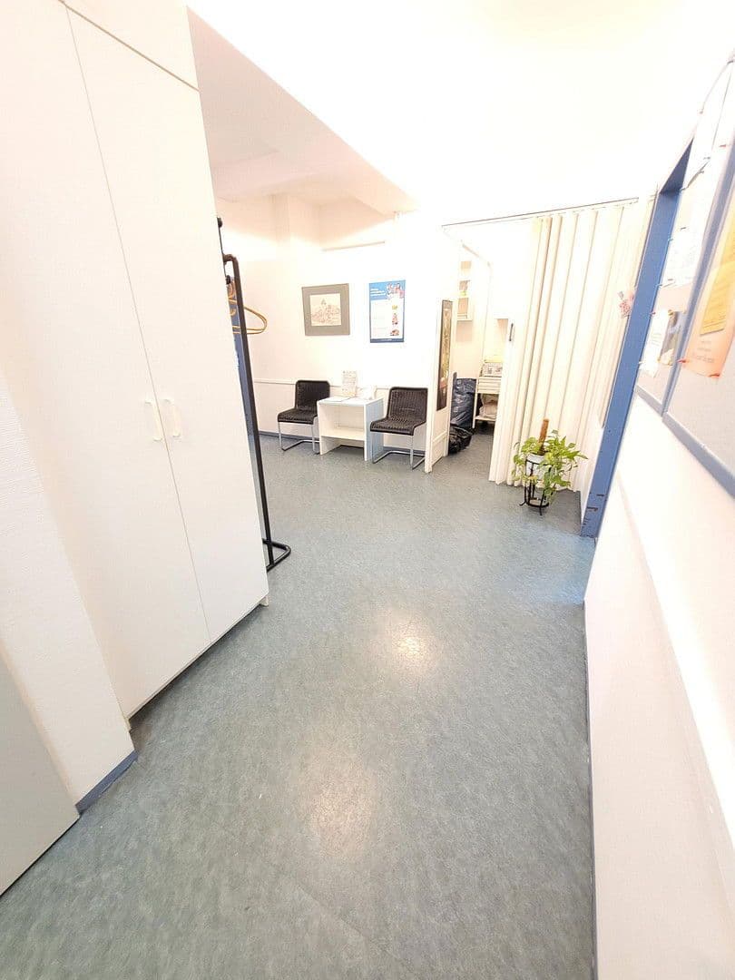 Prodej kanceláře 117 m², Berlin, Berlín Prodej kanceláře 117 m², Berlin, Berlín