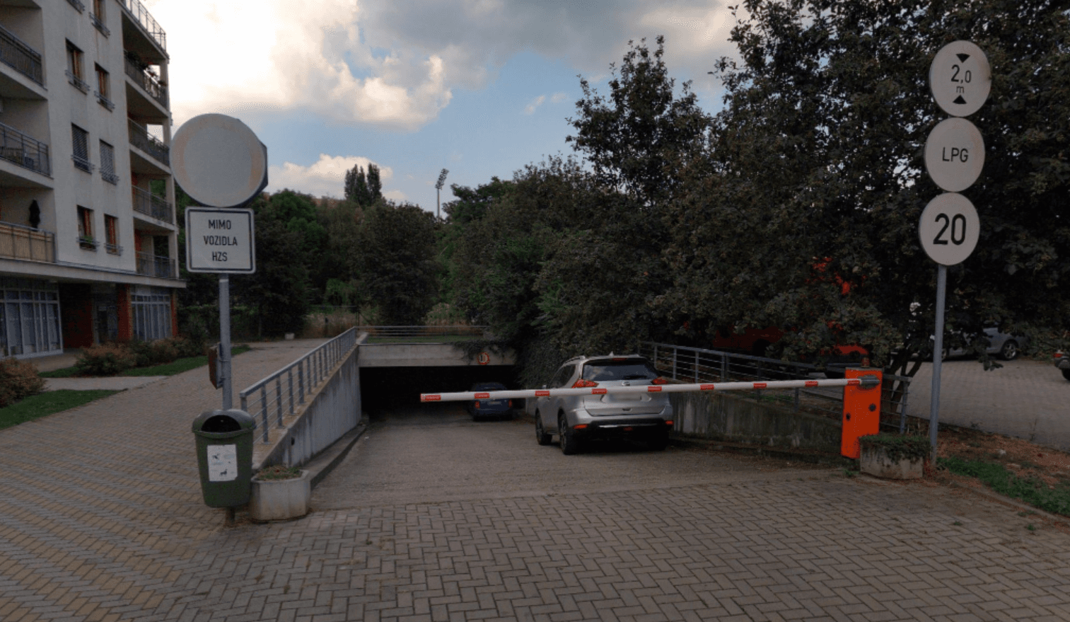 Pronájem garáže 20 m², Petrohradská, Praha, Praha Pronájem garáže 20 m², Petrohradská, Praha, Praha