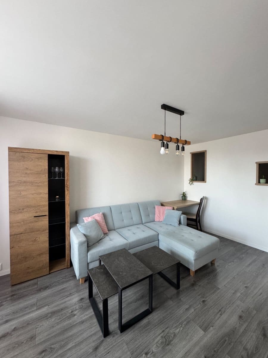 Pronájem bytu 2+1 43 m², Vojenská, Košice - mestská časť Staré Mesto, Košický kraj Pronájem bytu 2+1 43 m², Vojenská, Košice - mestská časť Staré Mesto, Košický kraj