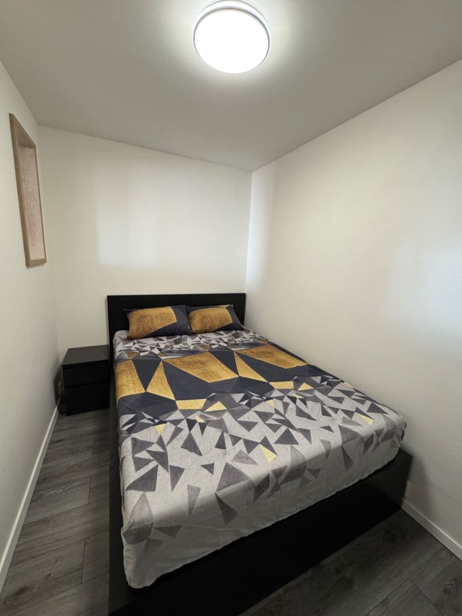 Pronájem bytu 2+1 43 m², Vojenská, Košice - mestská časť Staré Mesto, Košický kraj Pronájem bytu 2+1 43 m², Vojenská, Košice - mestská časť Staré Mesto, Košický kraj