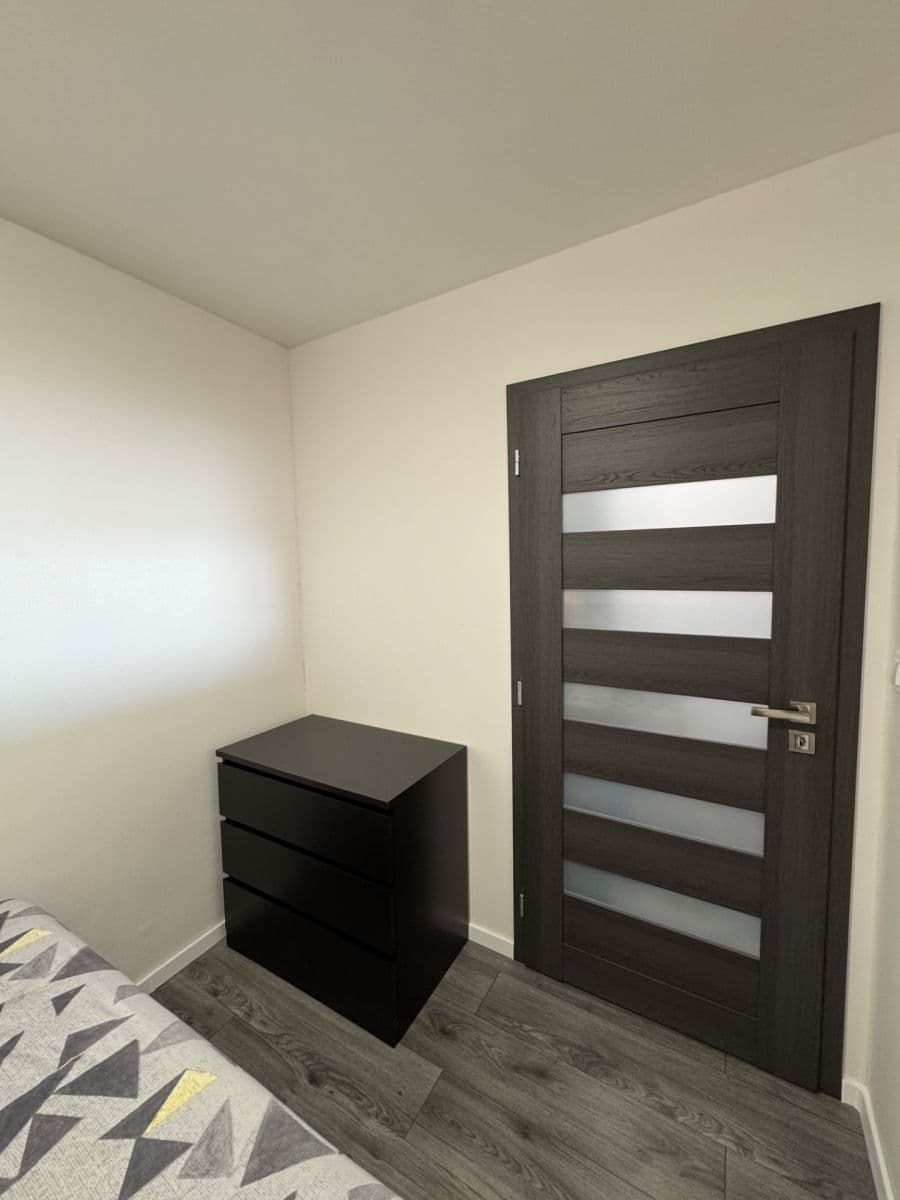 Pronájem bytu 2+1 43 m², Vojenská, Košice - mestská časť Staré Mesto, Košický kraj Pronájem bytu 2+1 43 m², Vojenská, Košice - mestská časť Staré Mesto, Košický kraj