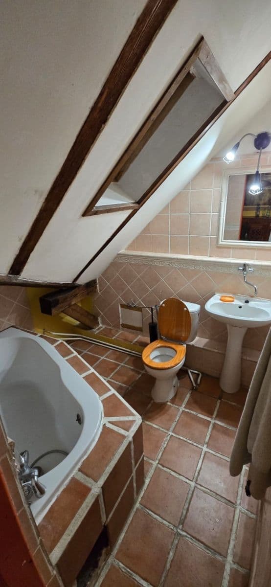 Pronájem bytu 2+1 77 m², Bratislava - mestská časť Staré Mesto, Bratislavský kraj Pronájem bytu 2+1 77 m², Bratislava - mestská časť Staré Mesto, Bratislavský kraj