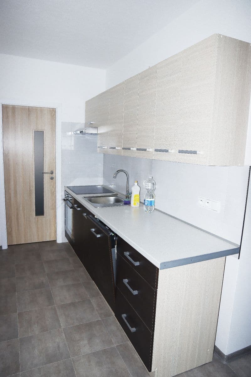 Pronájem bytu 3+1 82 m², Kmochova, Ústí nad Labem, Ústecký kraj Pronájem bytu 3+1 82 m², Kmochova, Ústí nad Labem, Ústecký kraj