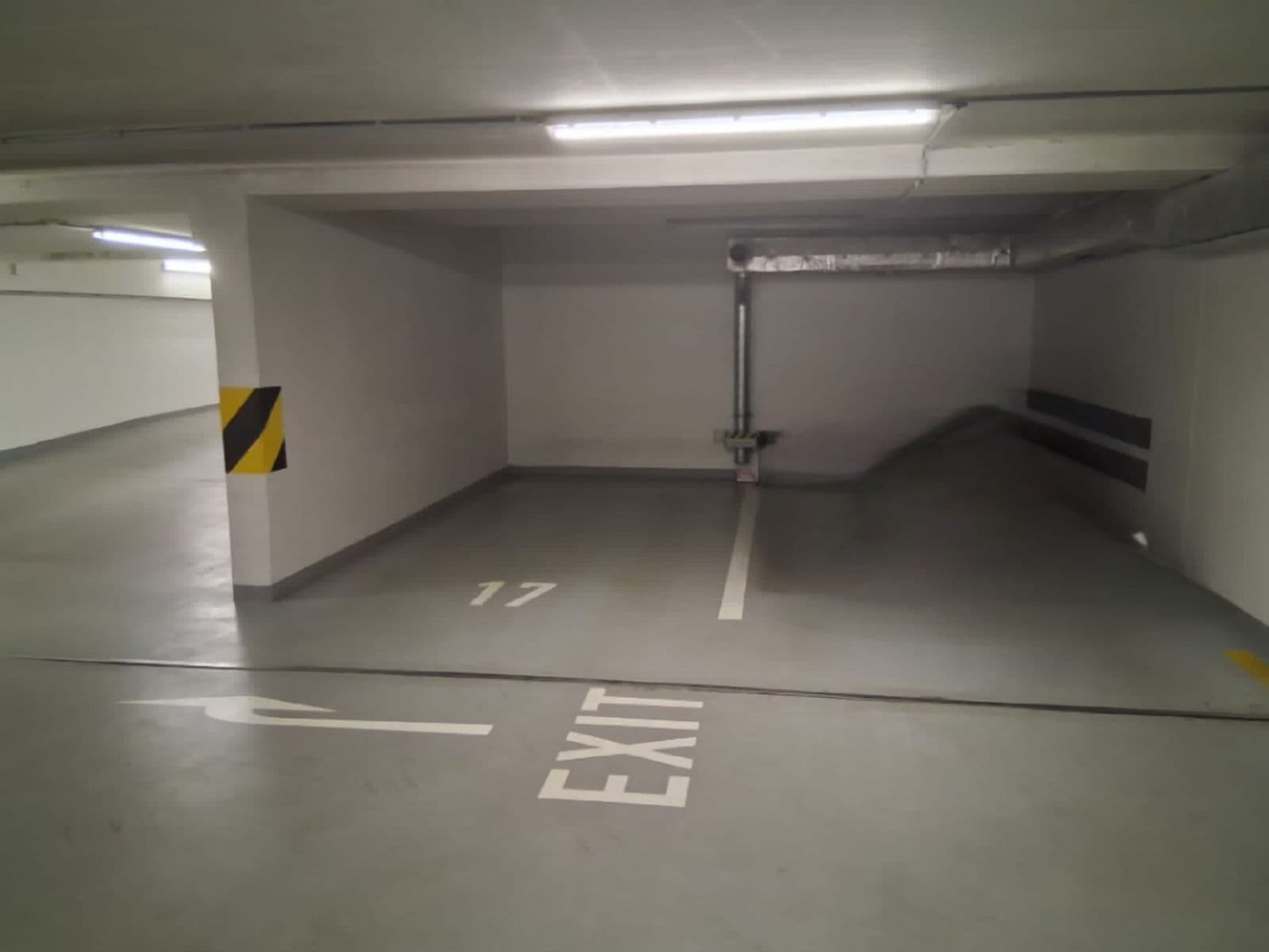 Pronájem garáže 18 m², Valečovská, Praha, Praha Pronájem garáže 18 m², Valečovská, Praha, Praha