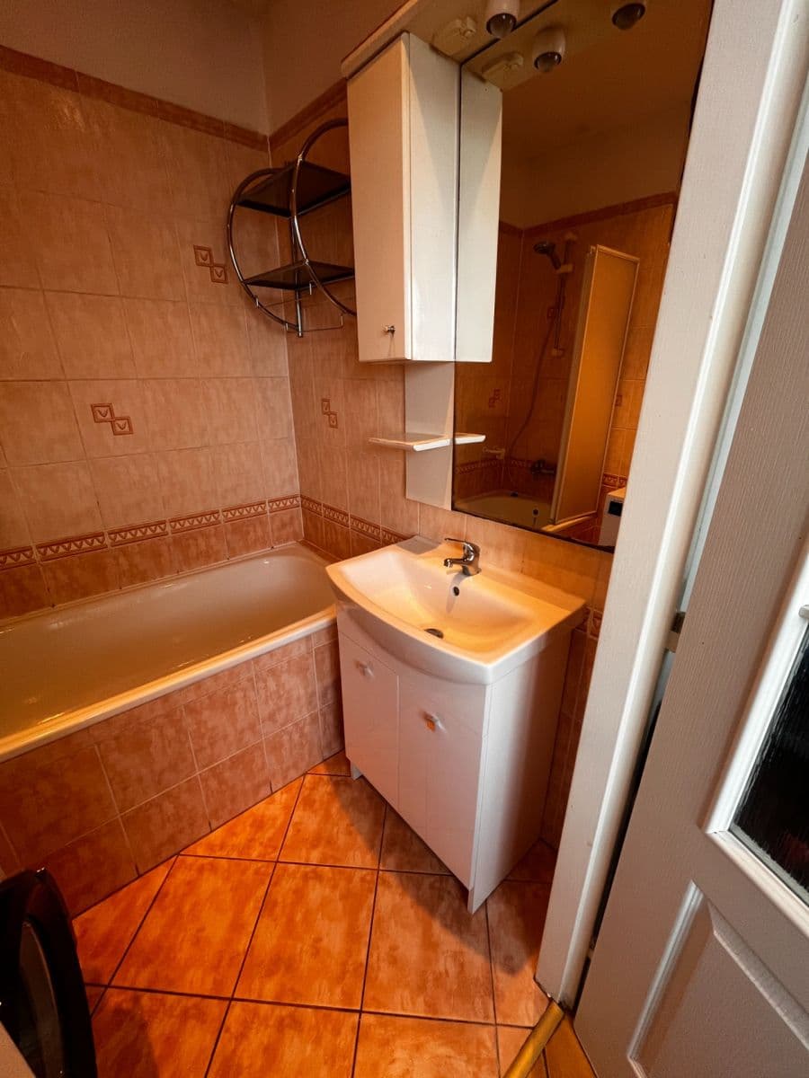 Pronájem bytu 2+1 64 m², Oldřichova, Liberec, Liberecký kraj Pronájem bytu 2+1 64 m², Oldřichova, Liberec, Liberecký kraj