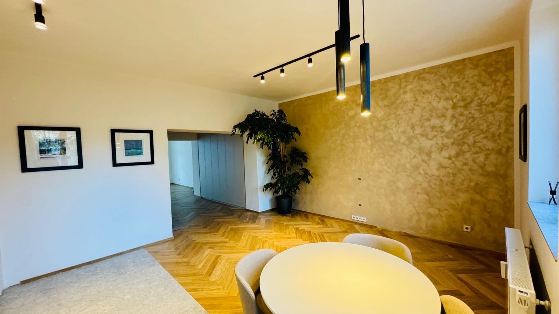 Pronájem bytu 2+kk 60 m², Lotyšská, Praha, Praha Pronájem bytu 2+kk 60 m², Lotyšská, Praha, Praha