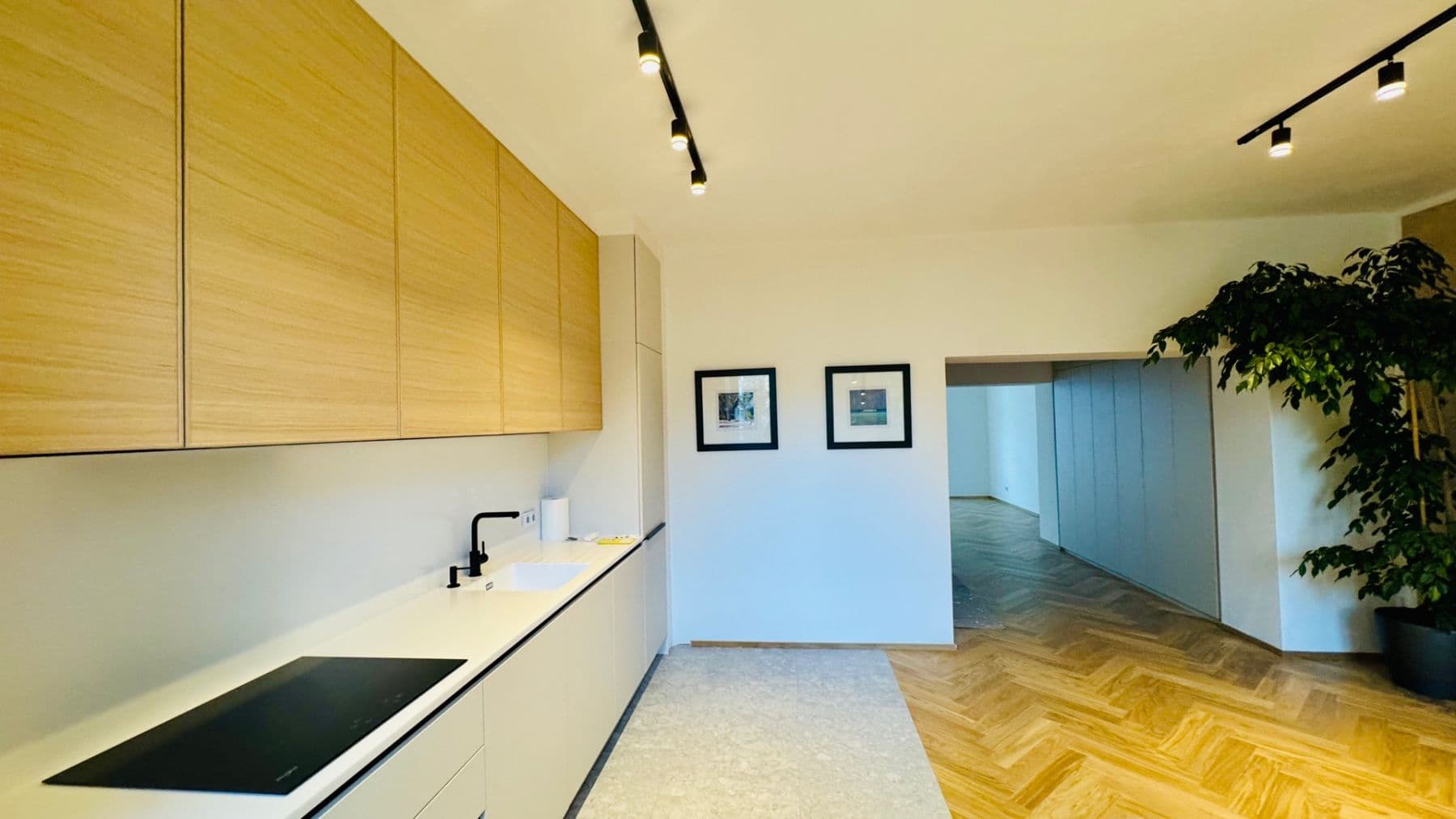 Pronájem bytu 2+kk 60 m², Lotyšská, Praha, Praha Pronájem bytu 2+kk 60 m², Lotyšská, Praha, Praha