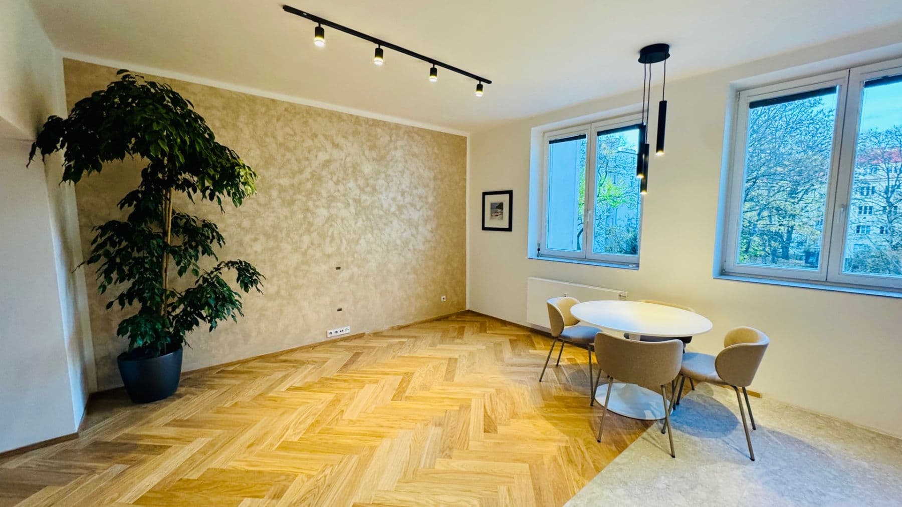 Pronájem bytu 2+kk 60 m², Lotyšská, Praha, Praha Pronájem bytu 2+kk 60 m², Lotyšská, Praha, Praha