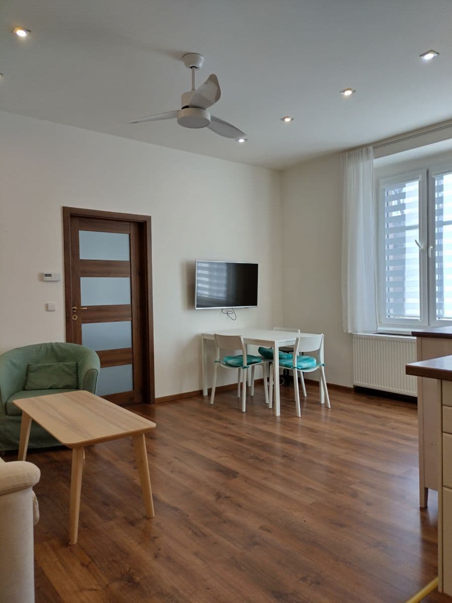 Pronájem bytu 2+kk 60 m², Cyrila Boudy, Kladno, Středočeský kraj Pronájem bytu 2+kk 60 m², Cyrila Boudy, Kladno, Středočeský kraj