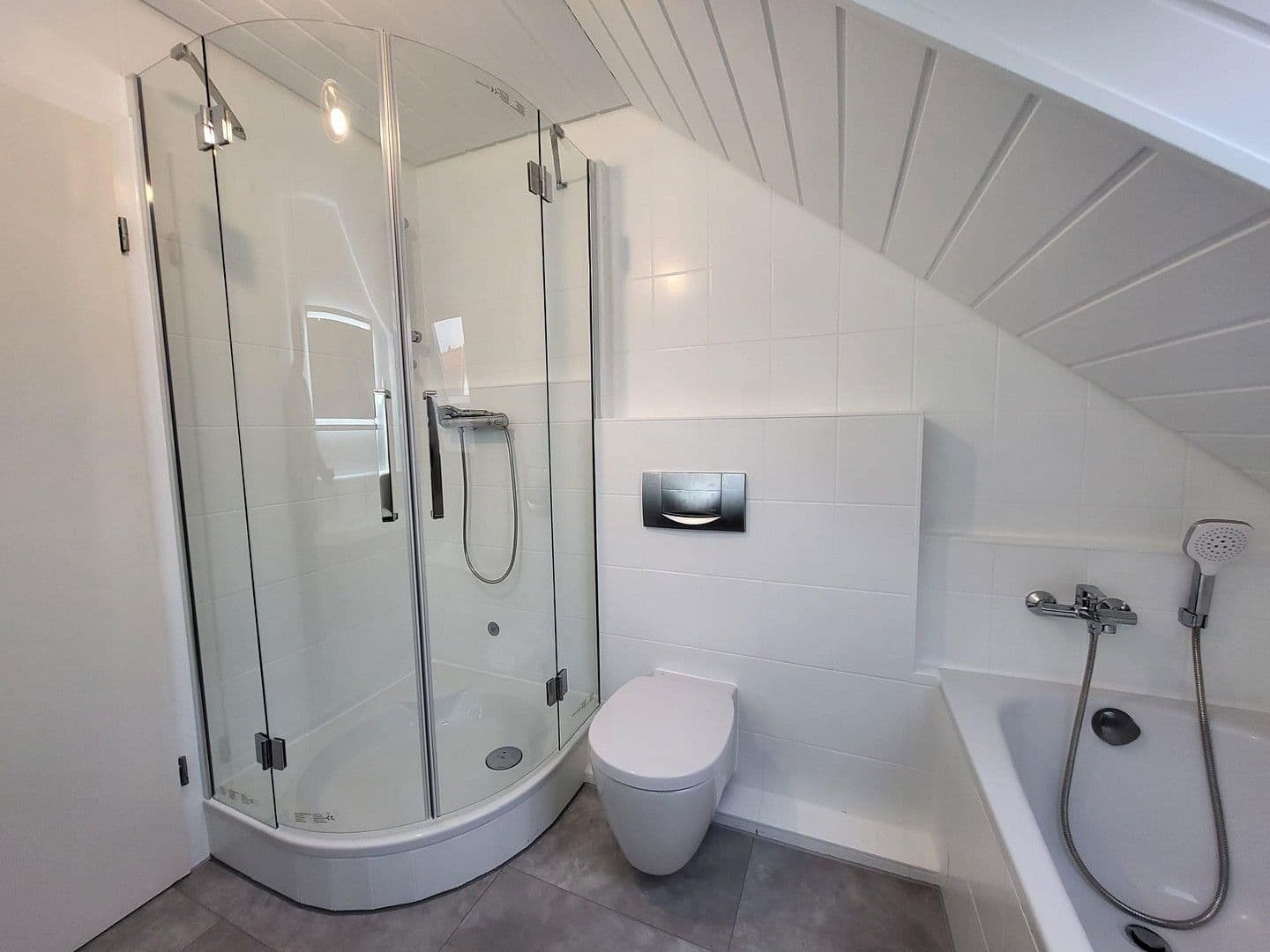 Pronájem bytu 3+1 80 m², Ebersbach an der Fils, Bádensko-Württembersko Pronájem bytu 3+1 80 m², Ebersbach an der Fils, Bádensko-Württembersko