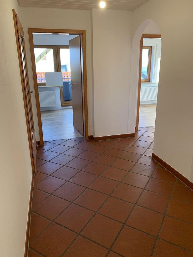 Pronájem bytu 3+1 80 m², Ebersbach an der Fils, Bádensko-Württembersko Pronájem bytu 3+1 80 m², Ebersbach an der Fils, Bádensko-Württembersko