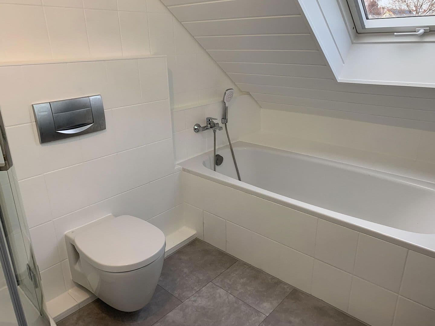 Pronájem bytu 3+1 80 m², Ebersbach an der Fils, Bádensko-Württembersko Pronájem bytu 3+1 80 m², Ebersbach an der Fils, Bádensko-Württembersko