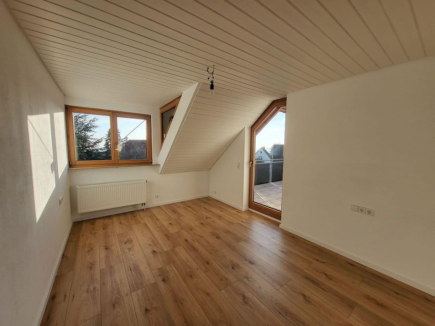 Pronájem bytu 3+1 80 m², Ebersbach an der Fils, Bádensko-Württembersko Pronájem bytu 3+1 80 m², Ebersbach an der Fils, Bádensko-Württembersko